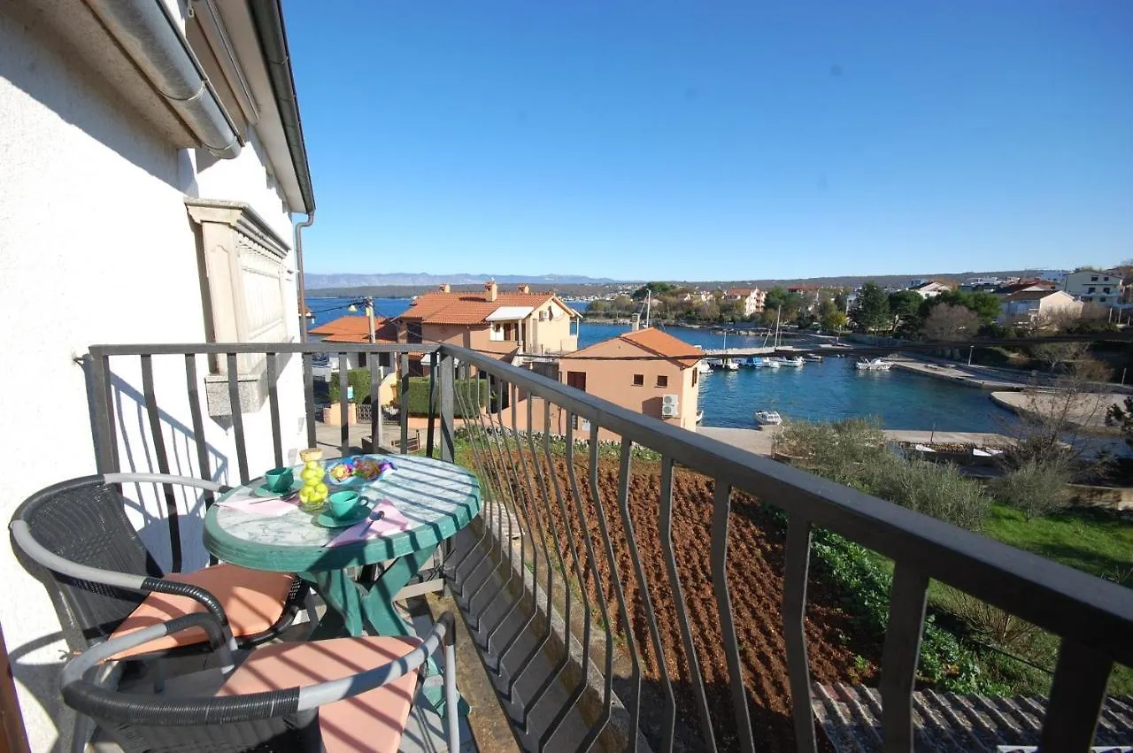 Apartments By The Sea Vantacici, Krk - 20659 Malinska