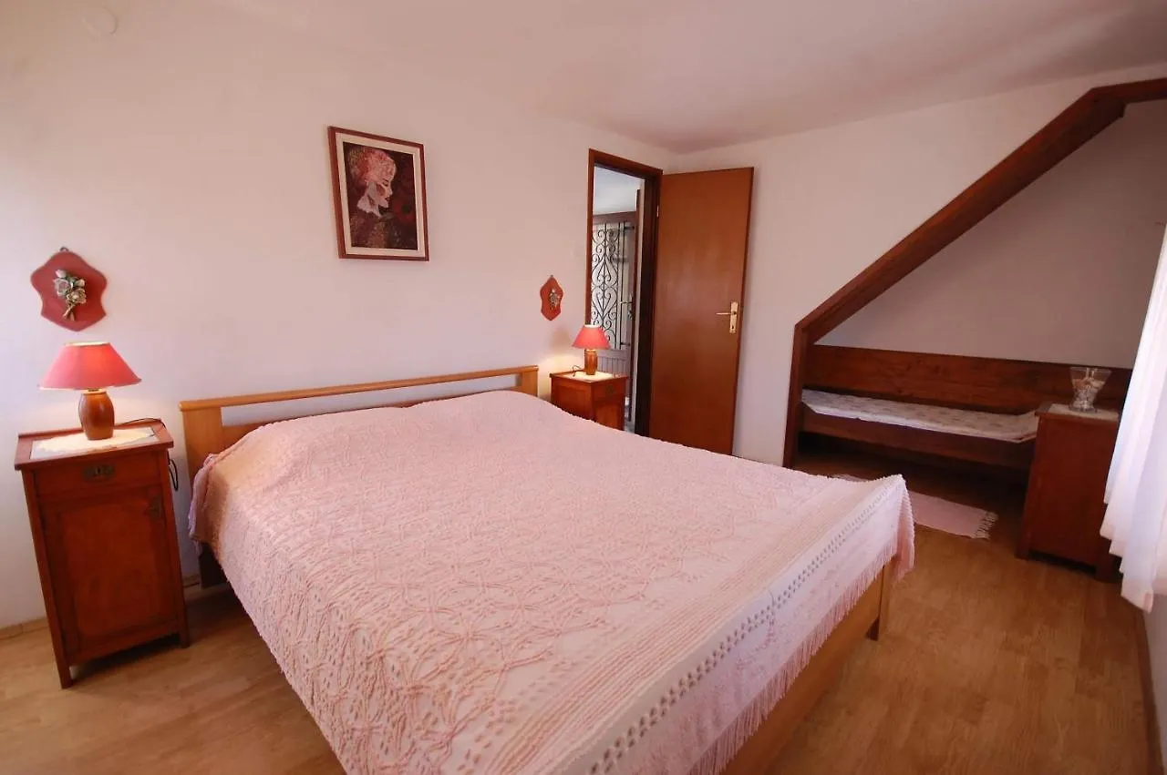 Apartments By The Sea Vantacici, Krk - 20659 Malinska