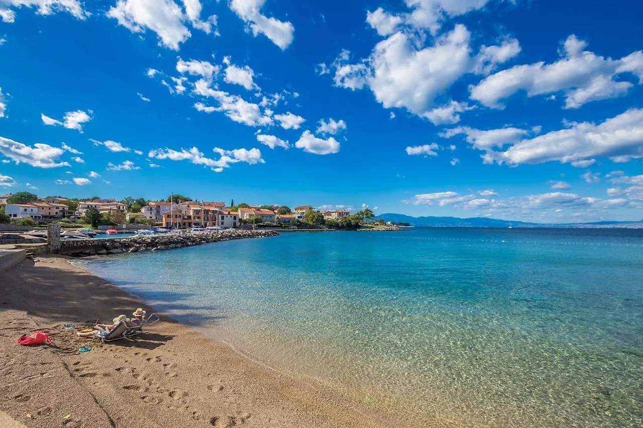 Apartments By The Sea Vantacici, Krk - 20659 Malinska 0*,